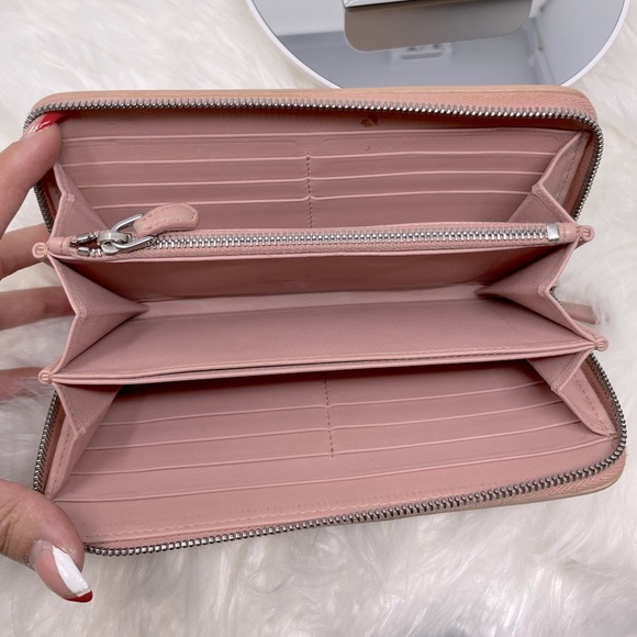 Prada Wallet w/Box - Picture 6 of 8